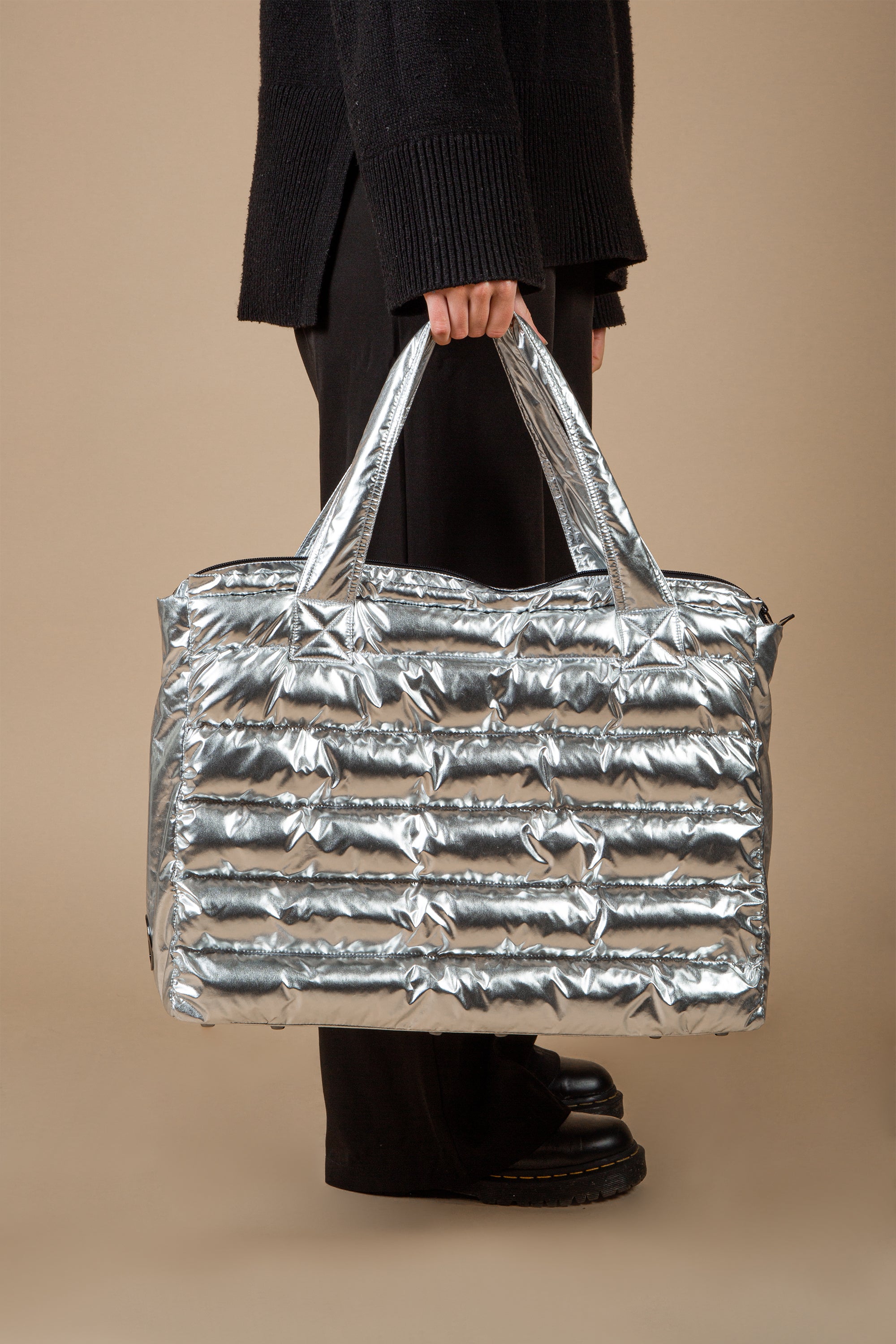 CULTIVATOR Future Silver Shoulder Bag - ハンドバッグ
