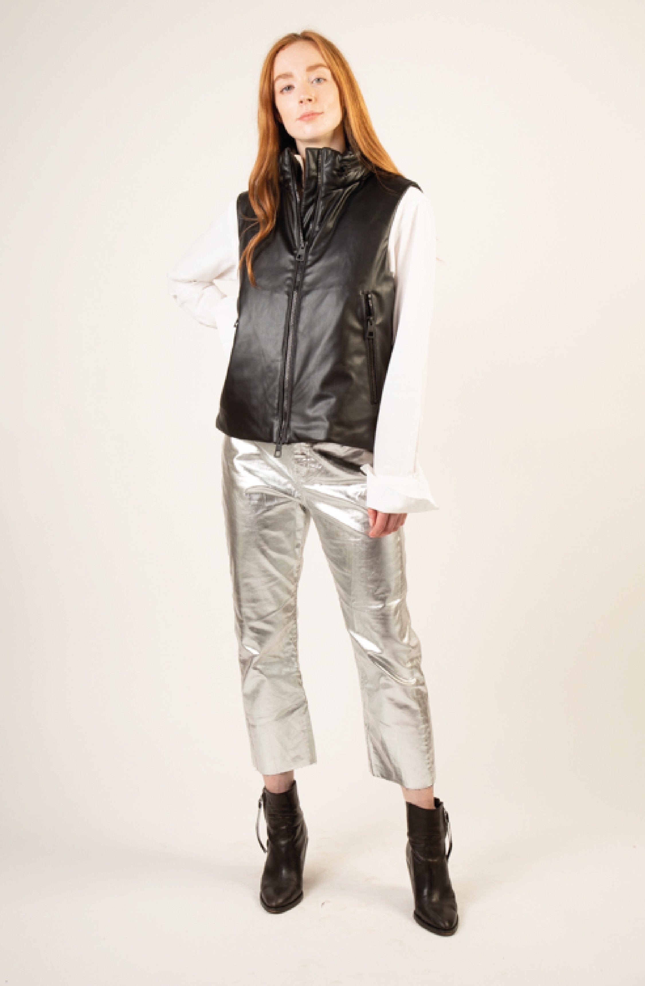 Louis Vuitton Check Leather Sleeveless Jacket BLACK. Size 40